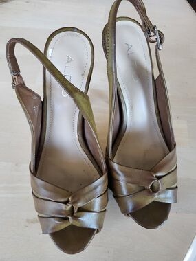 ALDO Women's Olive Metallic Slingback Heeled Sandals With PEEP toe